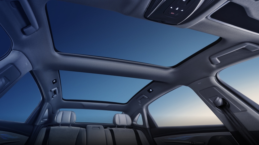 Panoramic sunroof