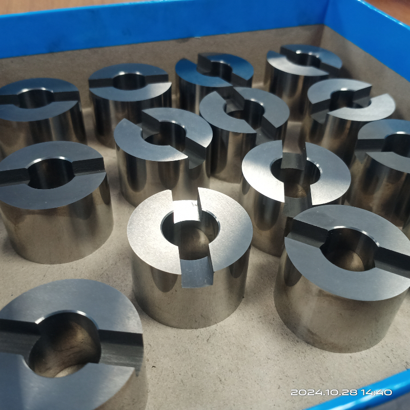 Mechanical track positioning block