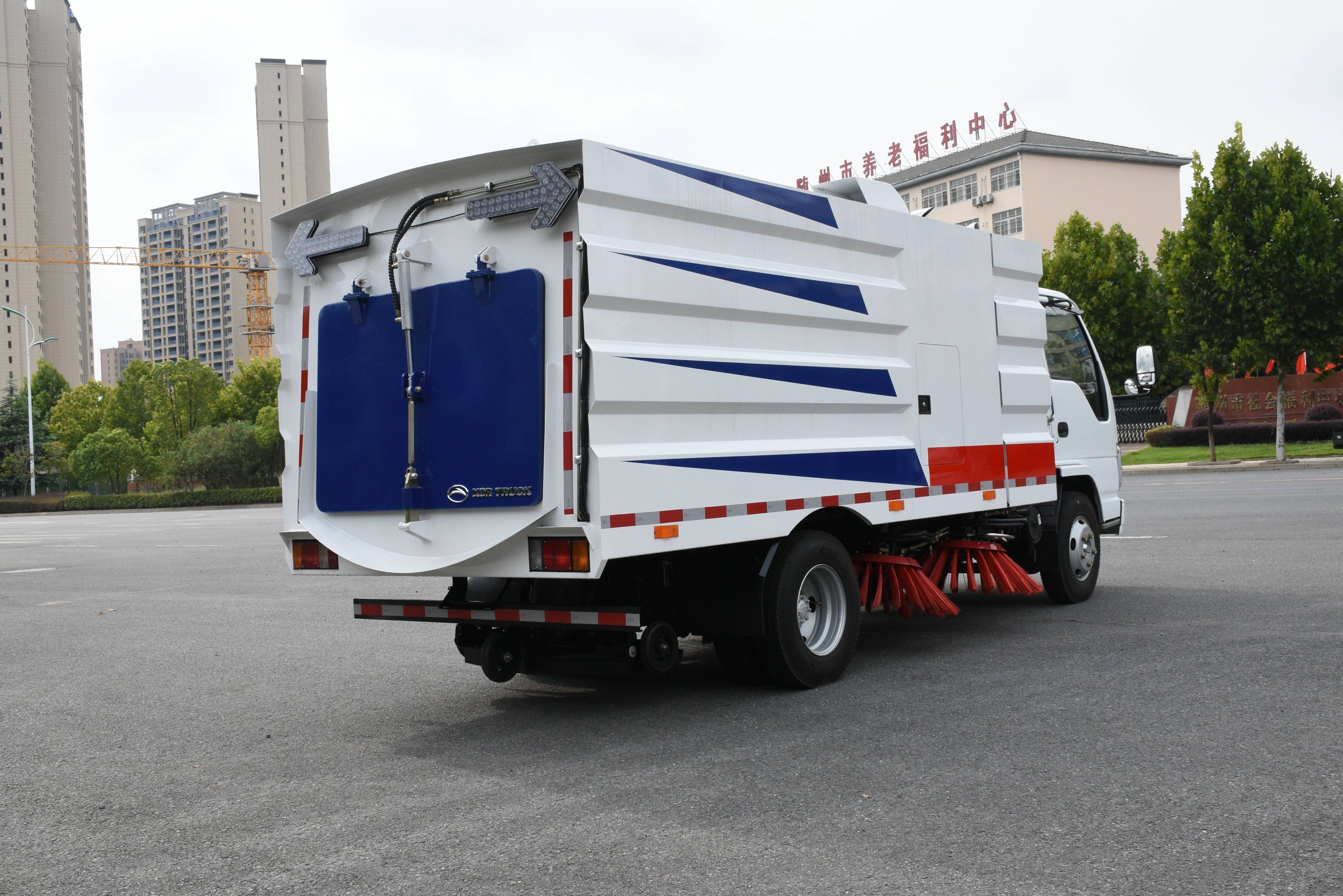 isuzu sweeper  (5)