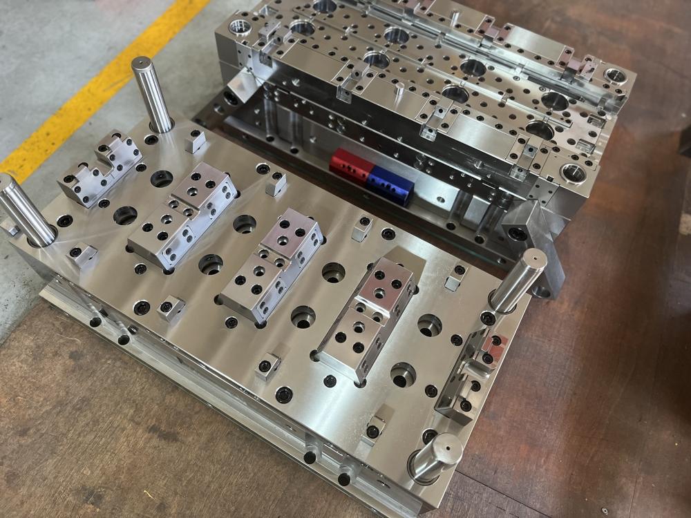 Precision Mold Base With Slider Auxiliary Components 1