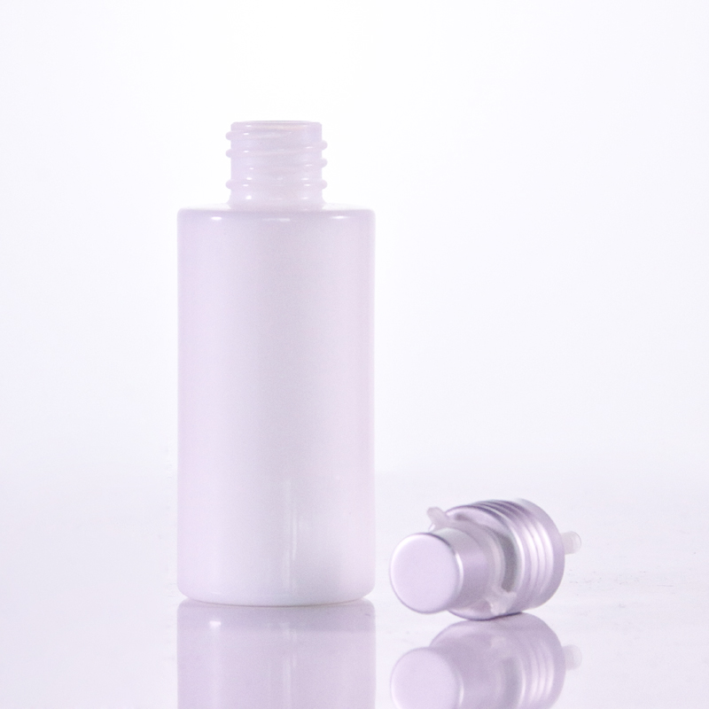 Flat Shoulders Glass Bottle With Sliver Sprayer2 Jpg