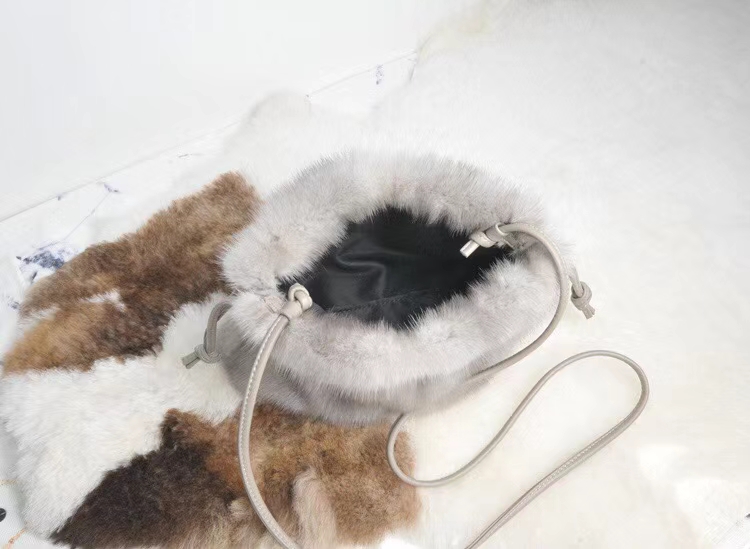 2020 New Mink Fur Bag Solid Lady Single-Shoulder Bag High-End Real Fur Cowhide Bags Women Wrist Bag Fashion Drawstrings Backpack