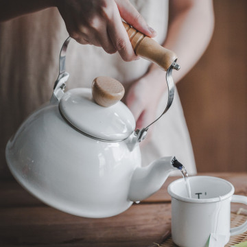 2 L water kettles ceramic teapot Enamel kettle can be used on electromagnetic oven or natural gas