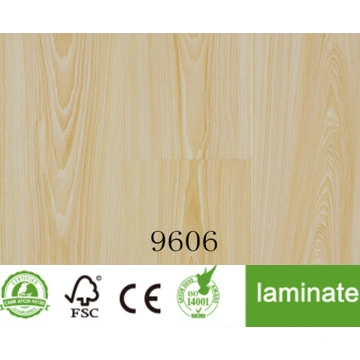 China Waterproof Laminate Oak Wax Waterproof Laminated Flooring