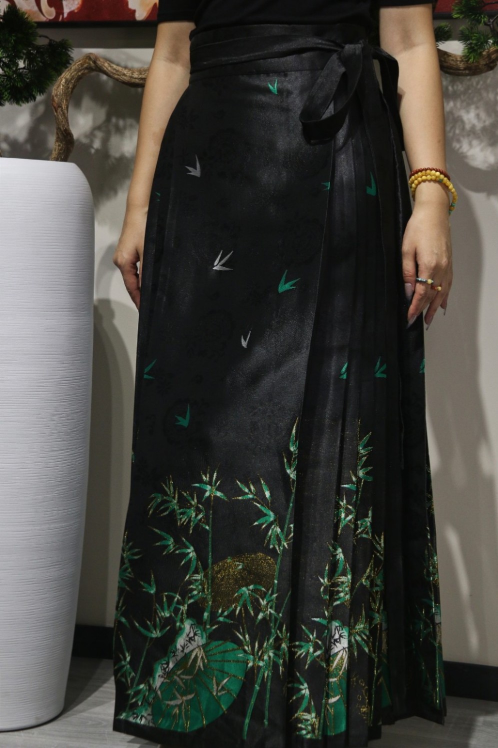 chinese horse face skirt