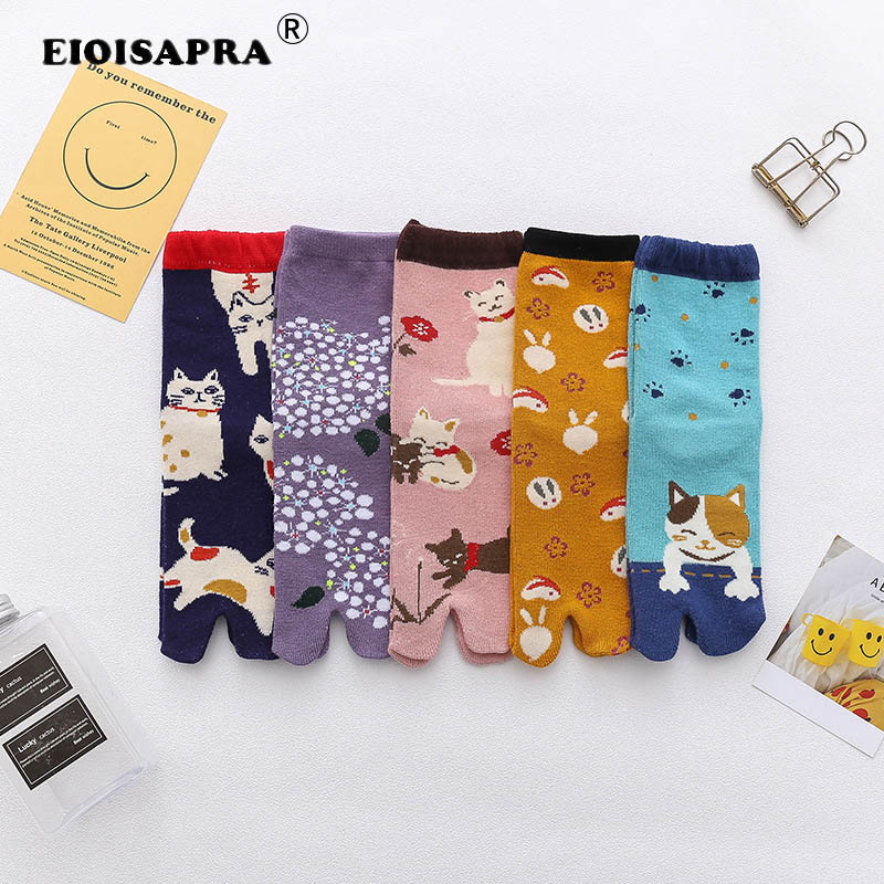 [EIOISAPRA]Creative Japanese Harajuku Cartoon Women Socks Autumn Winter Lovely Two Finger Socks Animal Cat Calcetines Mujer