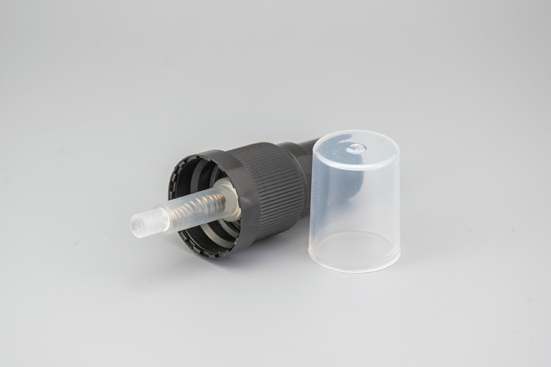 18/415 Black Ribbed Skirt Fine Mist Sprayer