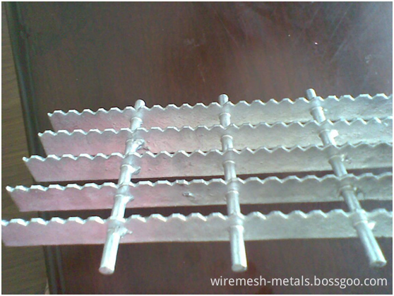 Steel grating 33