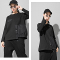 [EAM] Loose Fit Button Split With Fleece Sweatshirt New Round Neck Long Sleeve Women Big Size Fashion Spring Autumn 2021 1M808