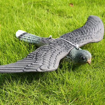 Garden Decoration Artificial Flying Hawk Fake Bird Hunting Decoy Scarer