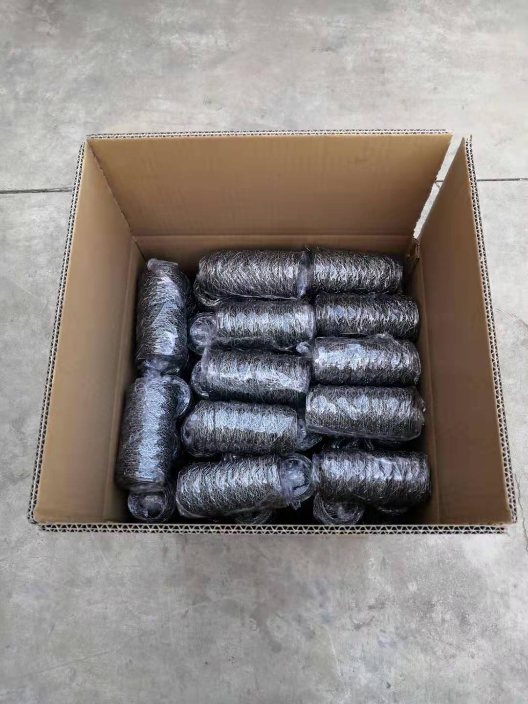 Hexagonal wire netting