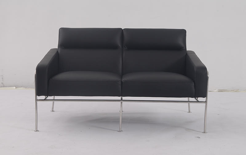 Fritz_Hansen_Series_3300_Sofa