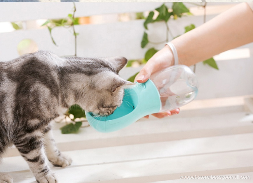 Potable Dog Drinking Water Dispenser Pet Drink Cup Plastic Pet Dog Water Bottle With Hanging Rope