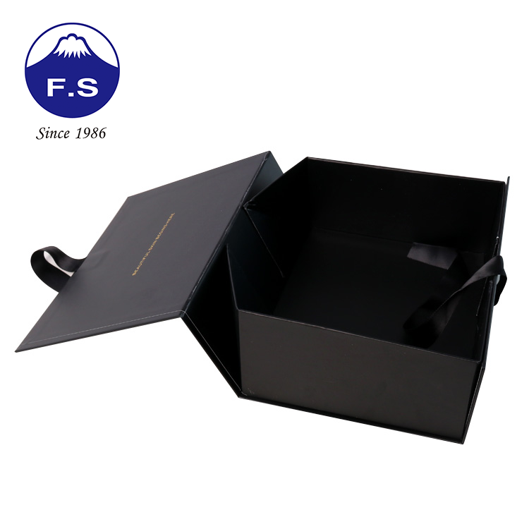Customized Golden Foil Ribbon Black Cardboard Foldable Box