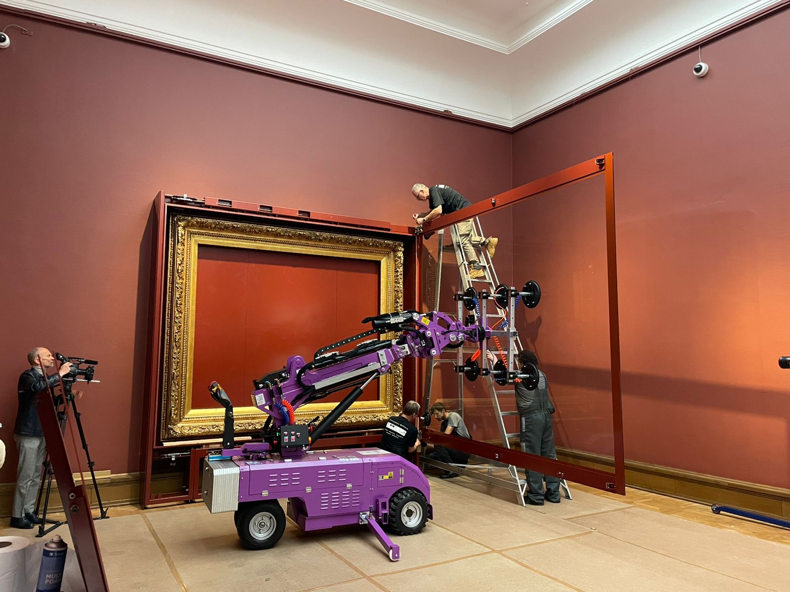 600kg Glass Vacuum Lifter  5000mm Lift, 6 Vacuum Cups, Removable Head for Hooks  Cowest (7)