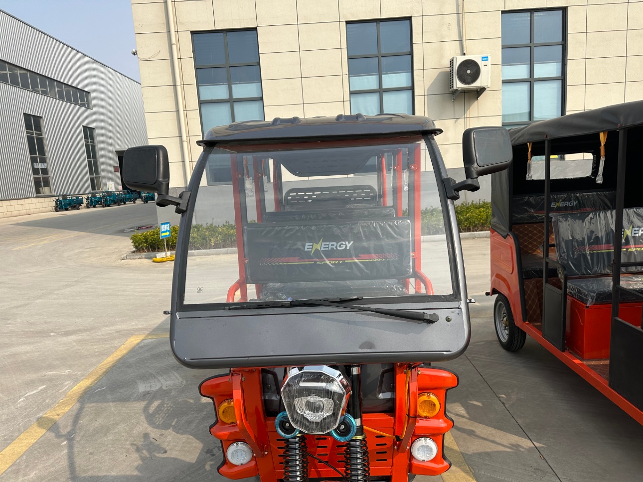 Passenger electric tricycle