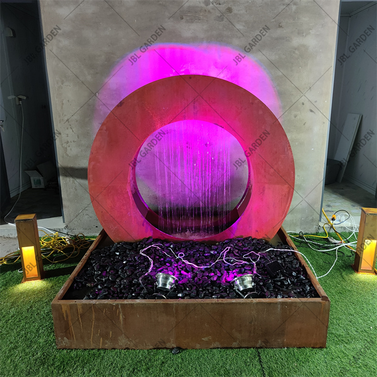 Corte Water Feature