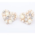 European and American lady temperament Pearl hearts crystal metal stud earrings gold plated wholesale boutique earrings