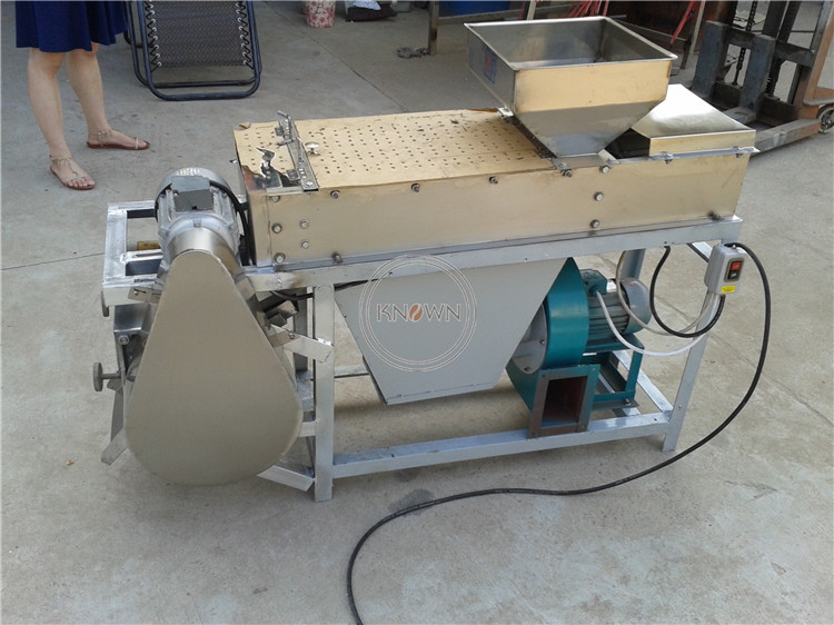 200-300kg/h Dry Soybean Skin Removing automatic Chickpea Almond dry Peeler Peanut Peeling Machine