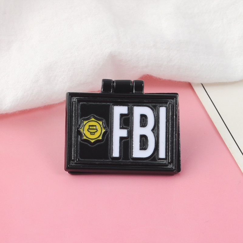 The Flip-Cover Pin FBI Fox Mulder ID Card Enamel Brooches Funny portrait Lapel pins Badges X-Files Jewelry Cartoon Pin