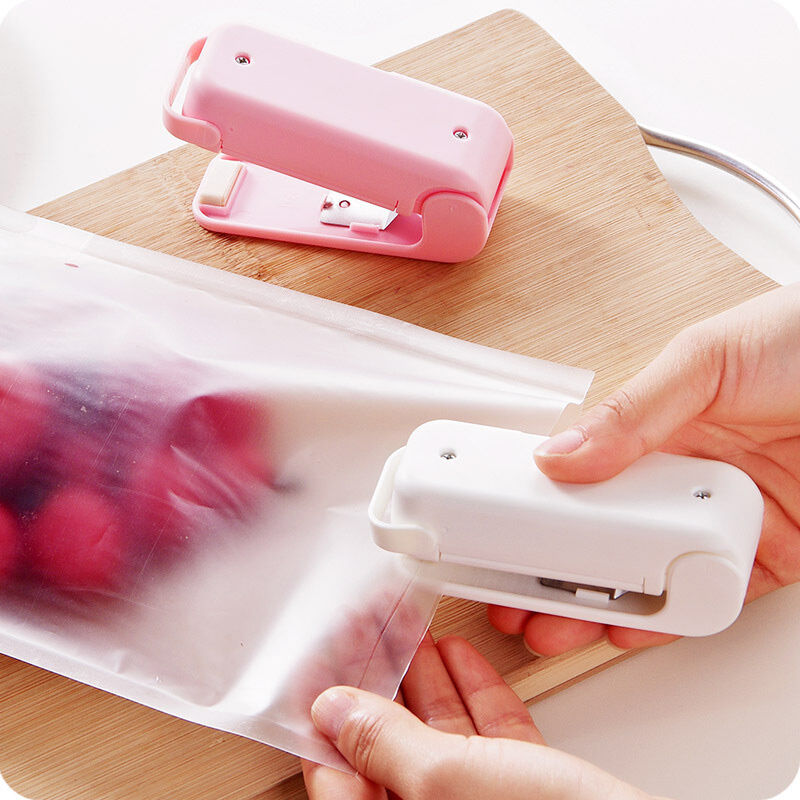 1PC Mini Food Package Heat Sealing Machine Plastic Bag Clips Portable Handheld Household Kitchen Electronic Heat Sealing Machine