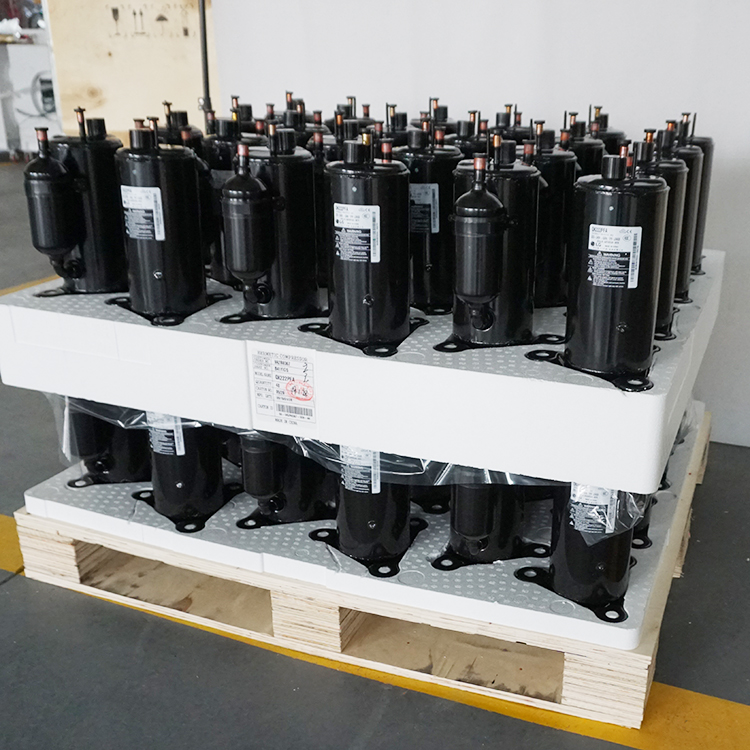 rotary compressor (29)