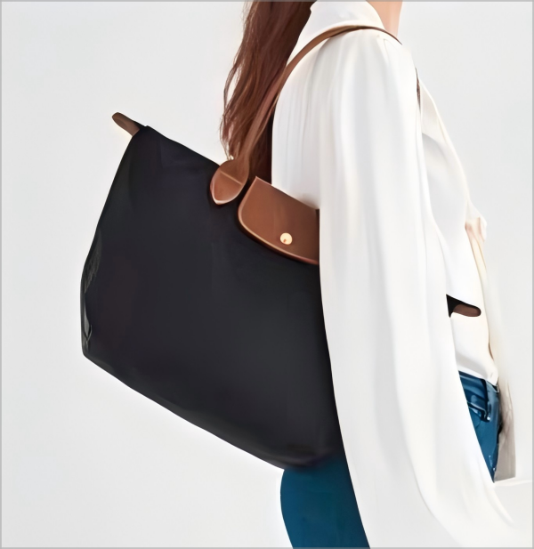 Compact and simple waterproof ladies' handbag