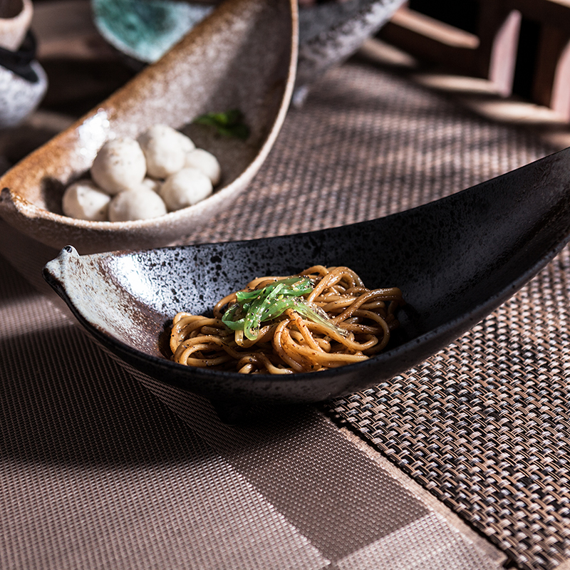 Apanese Shaped Ceramic Plate Hotel Tableware Home Kitchen Tableware Plate Sushi Dessert Seasoning Bowl