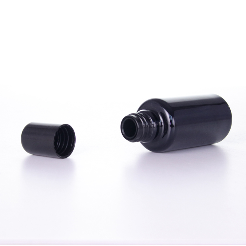 Round Shoulder Glass Bottles With Smooth Black Caps4 Jpg