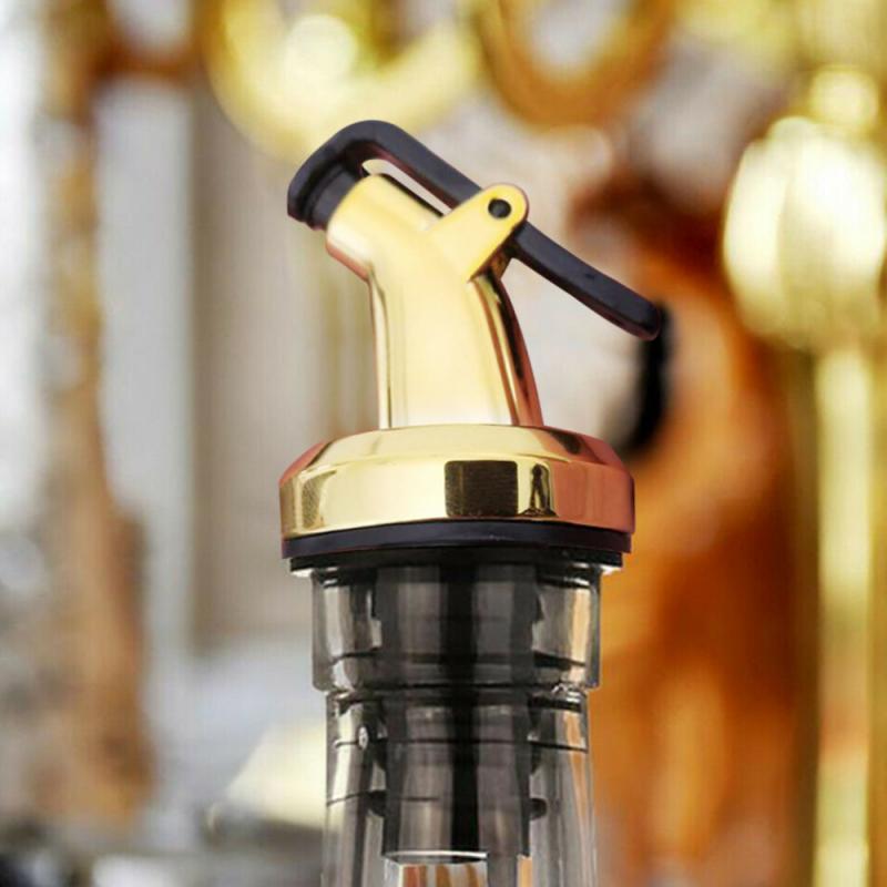 1pcs Kitchen Tools Olive Oil Sprayer Liquor Dispenser Rubber Wine Pourers Flip Top Drink Red Wine Stopper Bar Accessories