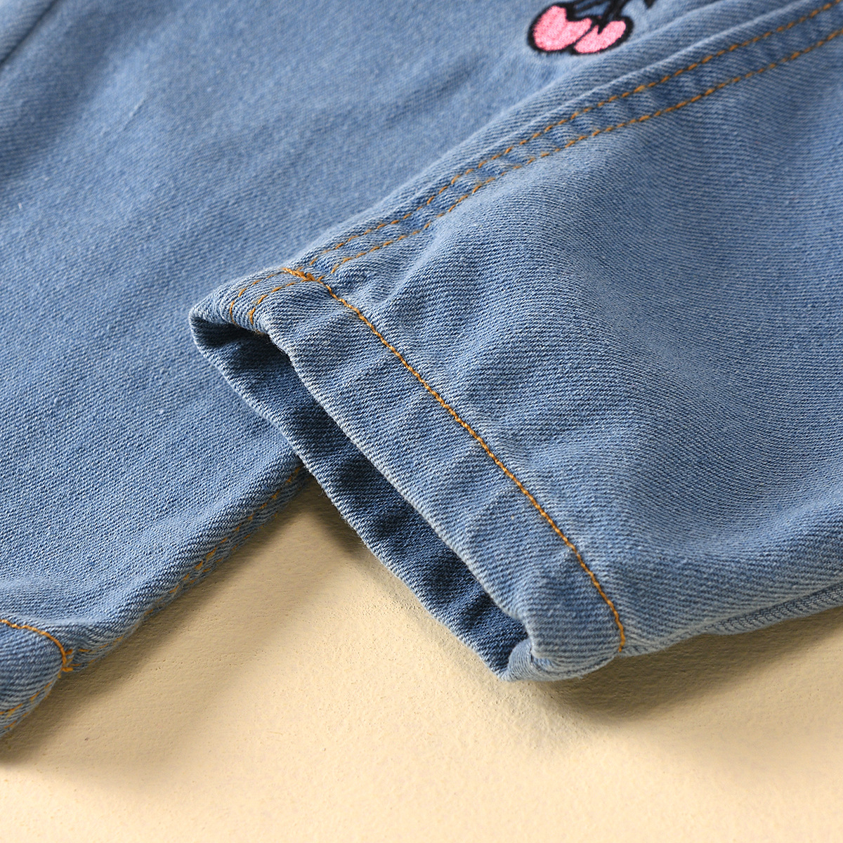 Fashion Girls Jeans Long Pants Kids Trousers Strawberry Embroideried Kids Pants Clothes