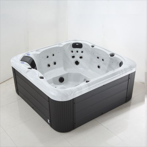 jets in hot tub
