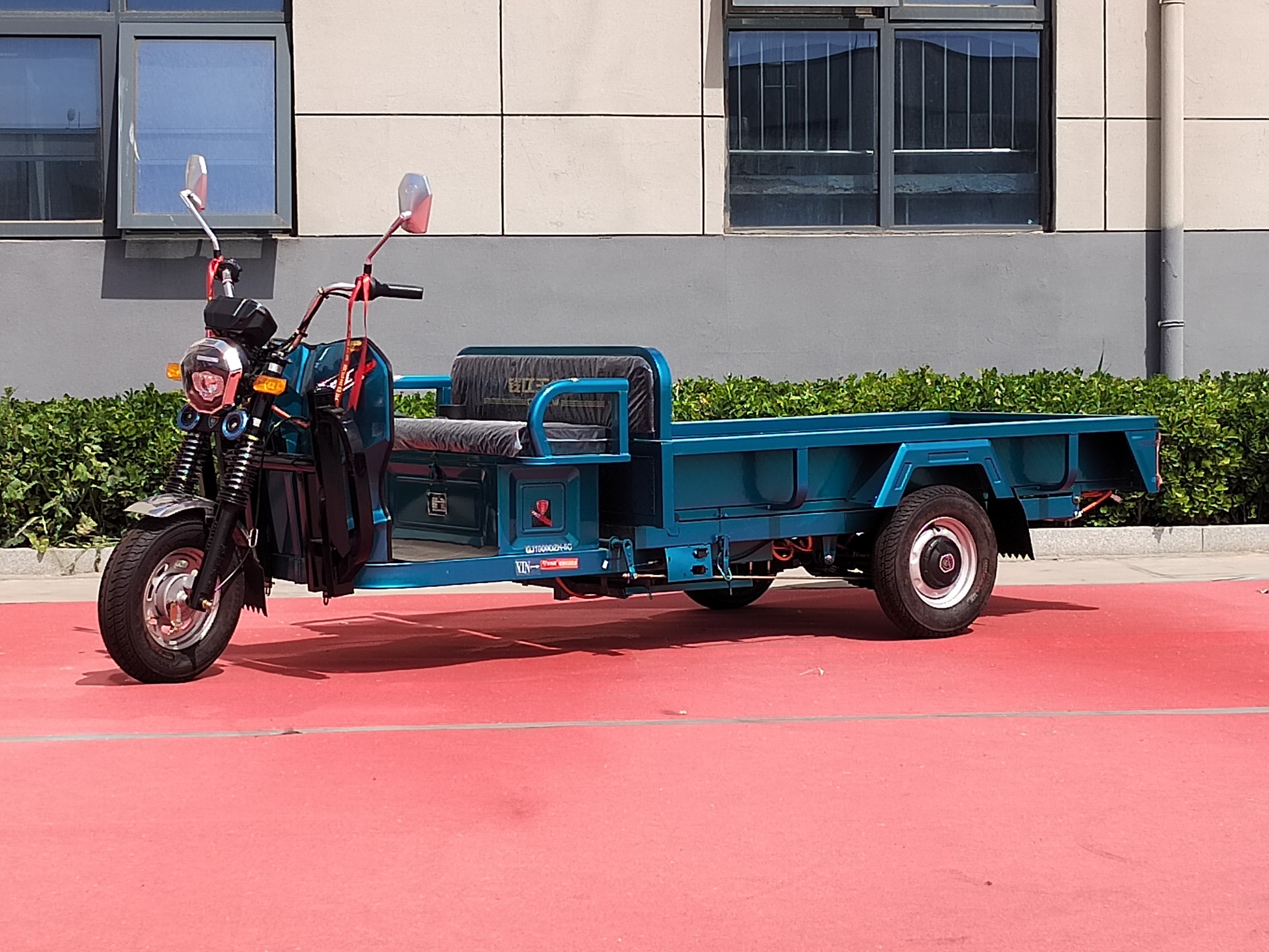 Orchard vehicle