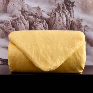Luxury Gold Silk Quilt for Spring Comfort
