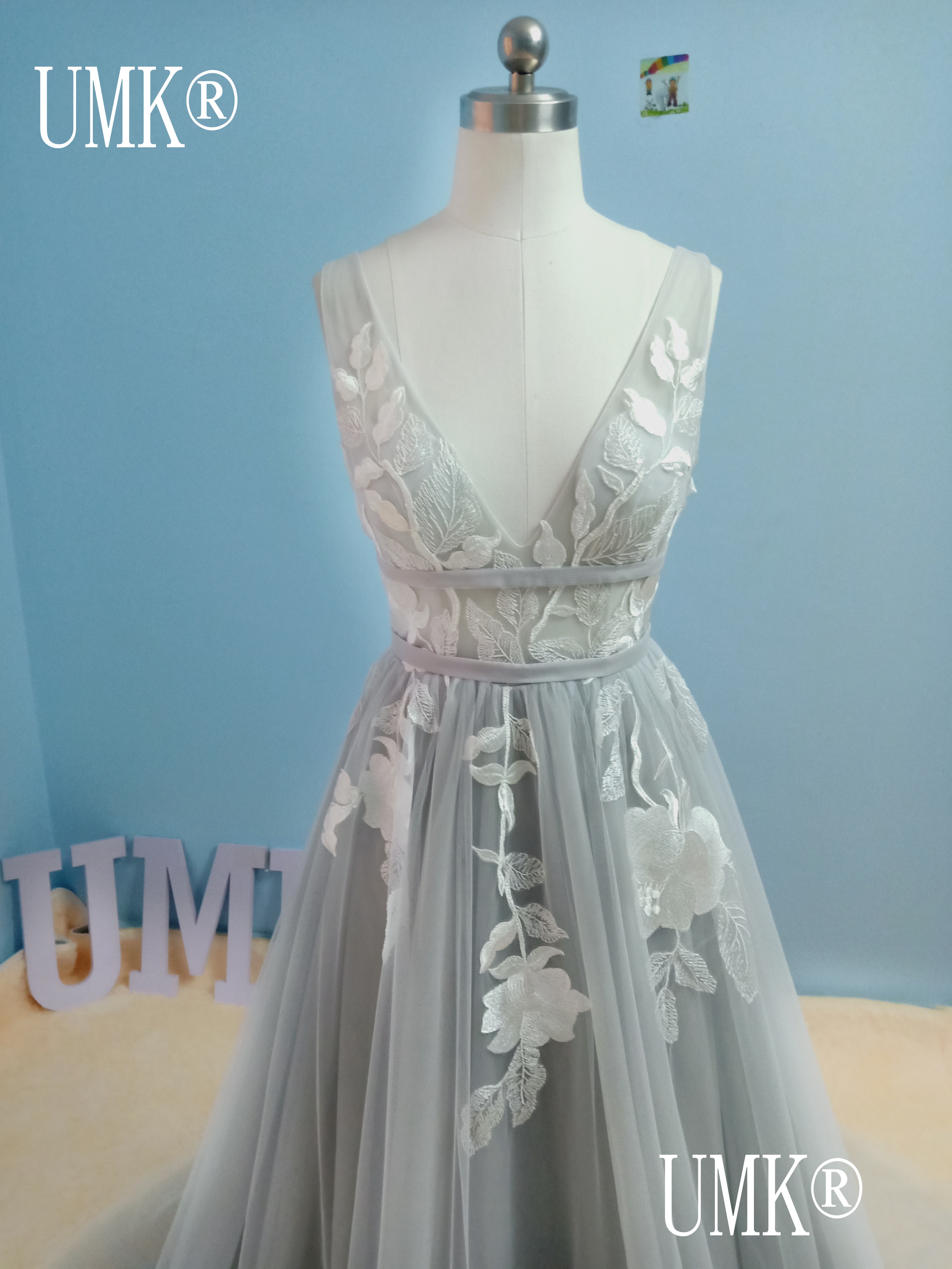 UMK 2020 Gray Beach Lace Boho Wedding Dress Sexy V Neck Open Back Wedding Gowns Chic Tulle Appliques Vestido De Noiva