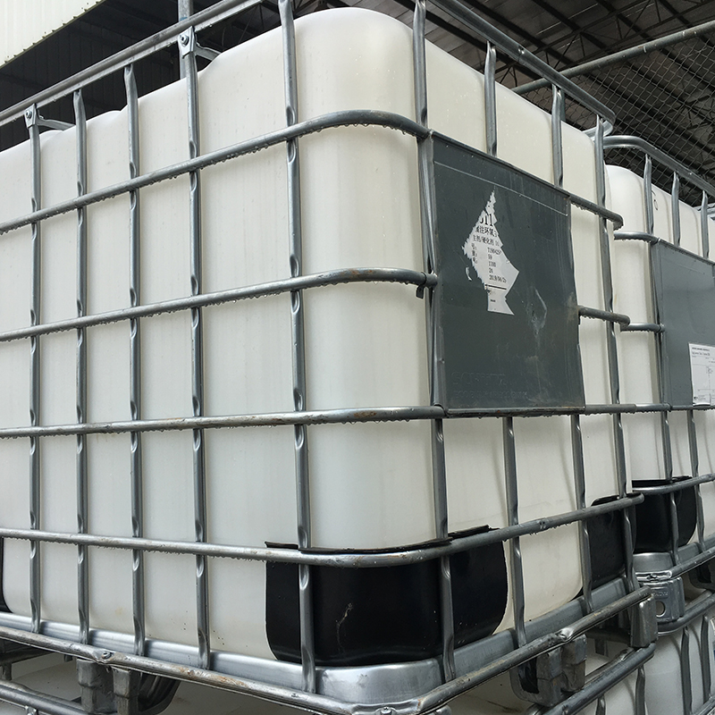 Valve fitted farm liquid storage tote