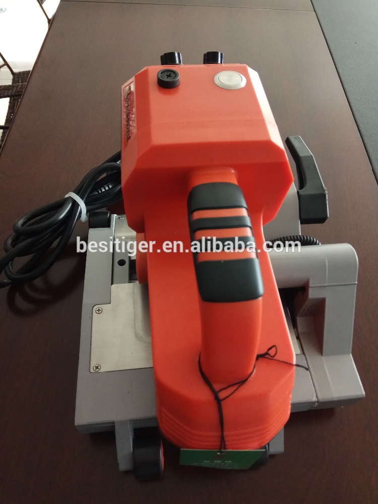 Portable automatic climbing machine for HDPE/PVC/PE/ geomembrane welder with two seams sealing wedge welder factory price