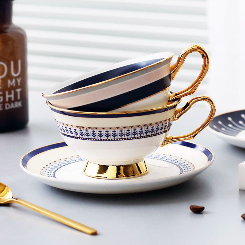Bone China White Creative Porcelain Cup and Saucer Ceramics Simple Tea Sets Modern Design Coffee Cups Tazas Para Cafe