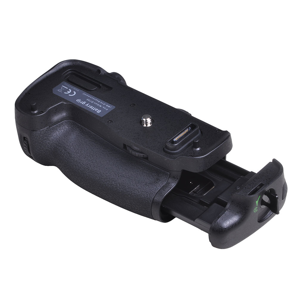 Powertrust vertical MB-D16 battery grip holder for Nikon D750 DSLR Camera work with EN-EL15 battery Or 6Pc AA Batteries