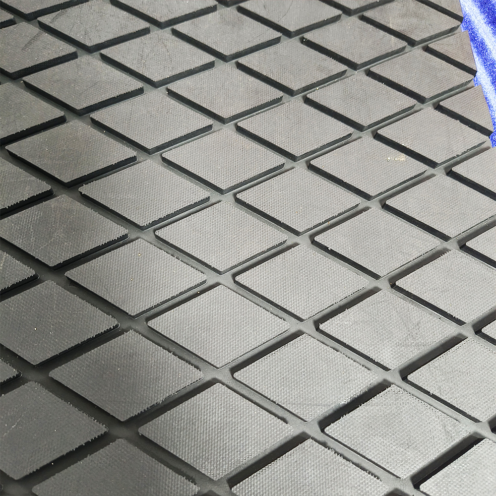 Anti slip diamond shaped rubber sheet