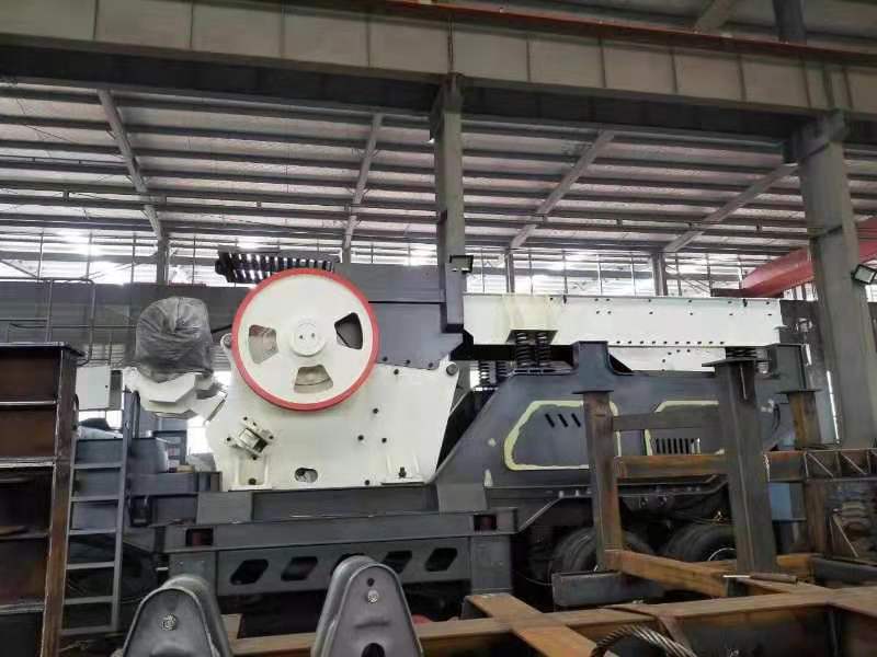 Ship Type Mobile Crushing Station
