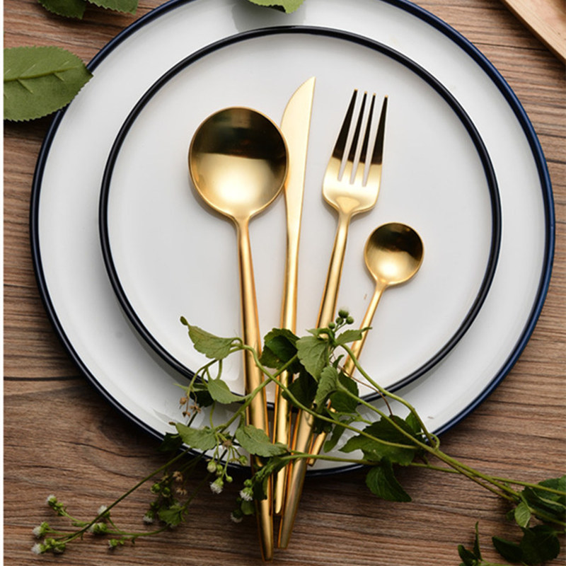KuBac-2017-New-24Pcs-set-Golden-Leon-Top-Stainless-Steel-Steak-Knife-Fork-Party-Cutlery-Dinnerware (1)