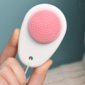 Manual facial cleansing brush with soft hair Convenient facial cleansing brush Double-sided silicone brush Silicone facial