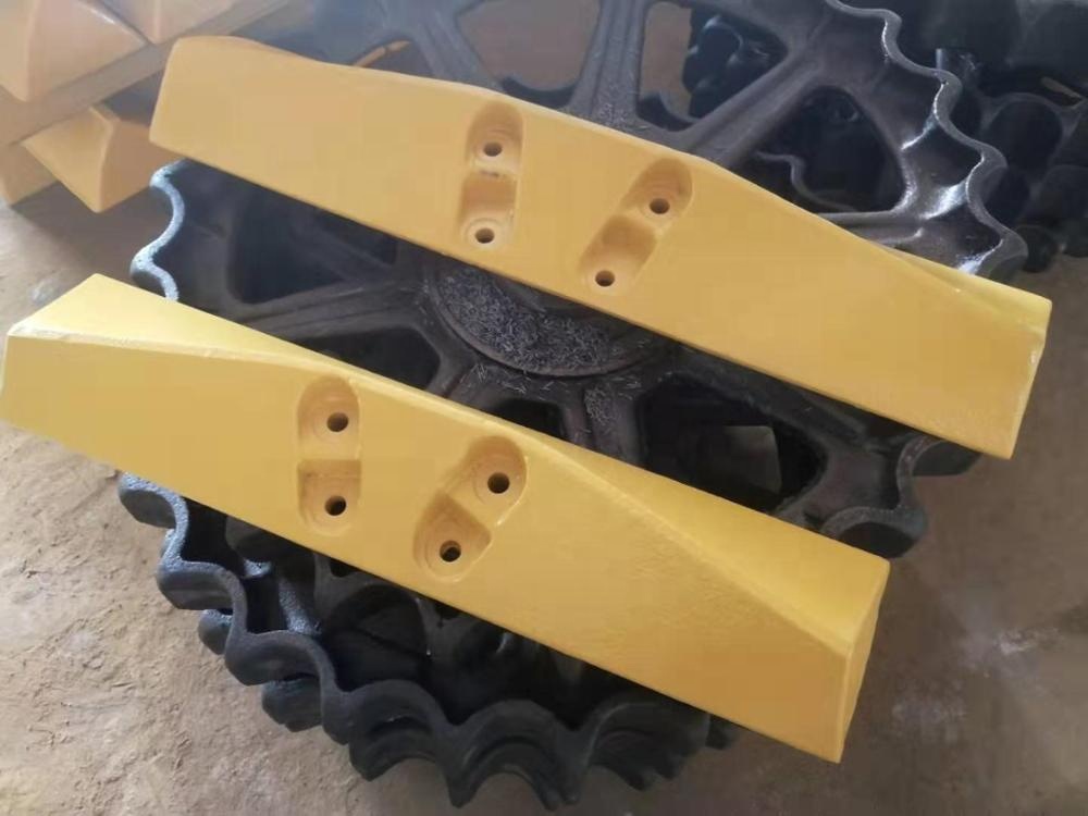 bulldozer swamp track shoes for D85