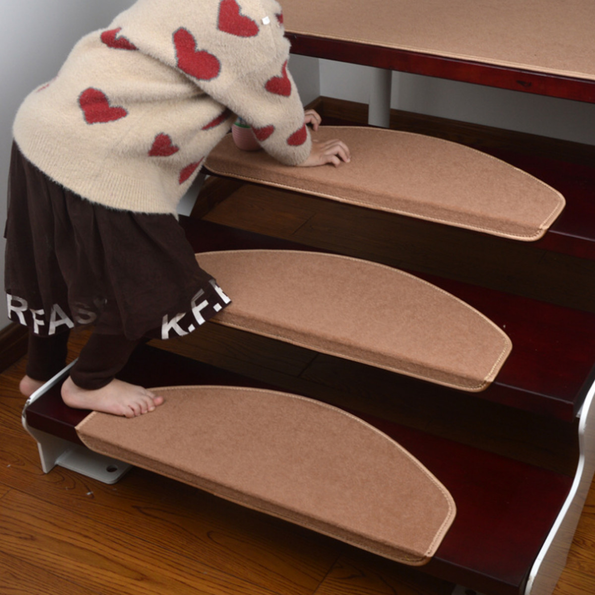 15PCS Stair Tread Carpet Mats Self Adhesive Stair Mat Stair Mat Anti-Skid Step Rugs Safety Mute Floor Mats Indoor Warm Pad 55x21