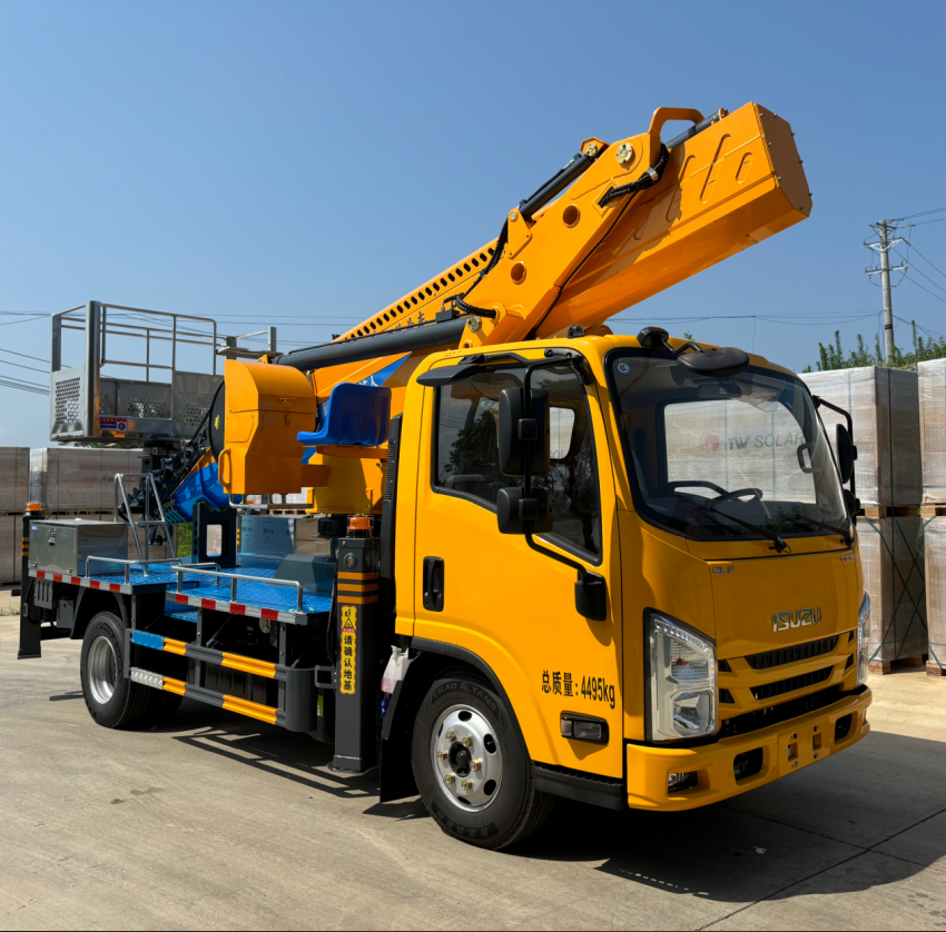 ISUZU 33m aerial work platform
