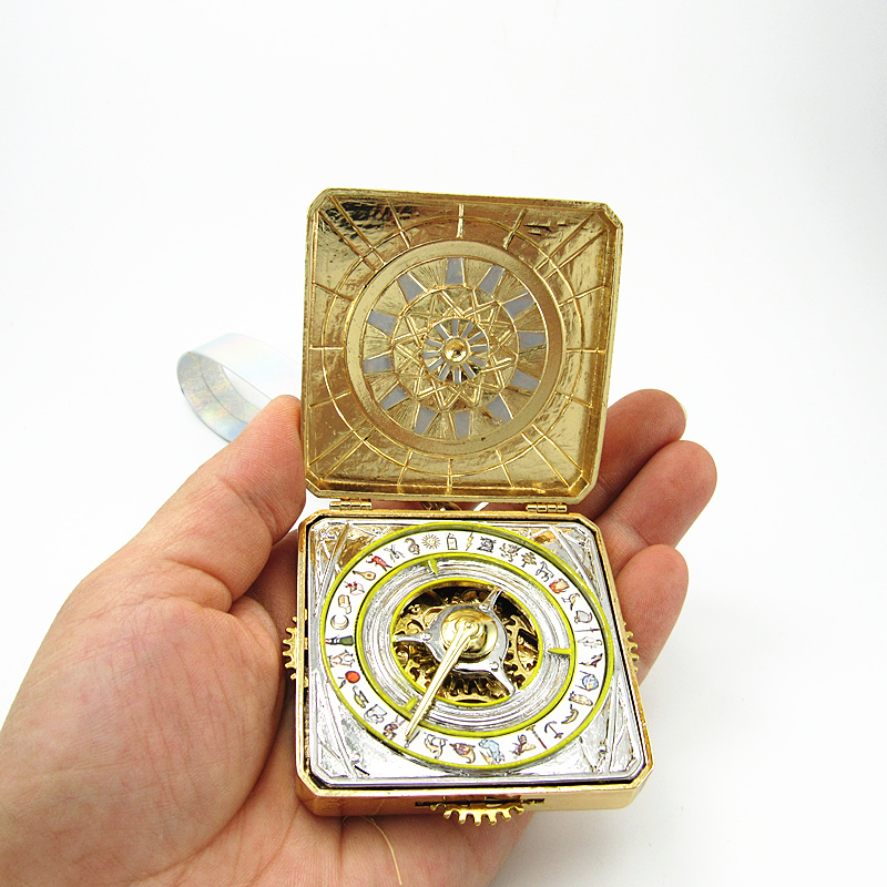 2021 New Cosplay His Dark Materials Alethiometer Golden Gear Key Chain Gifts