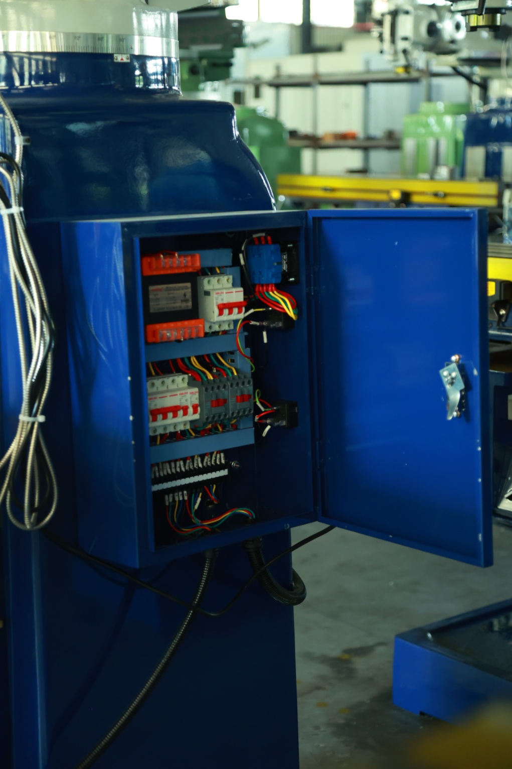 Blue universal milling machine