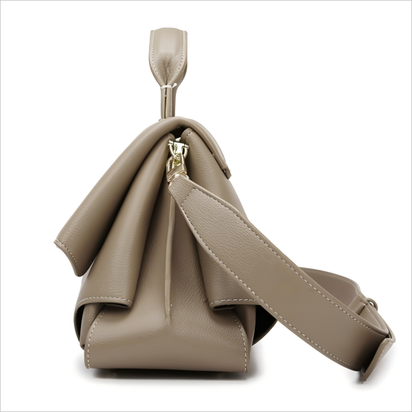 Fashionable, versatile and high-end crossbody bag