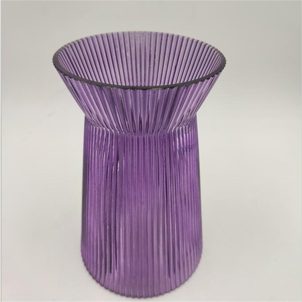 Br V 1016 Purple Ribbed Glass Crystal Vase 1